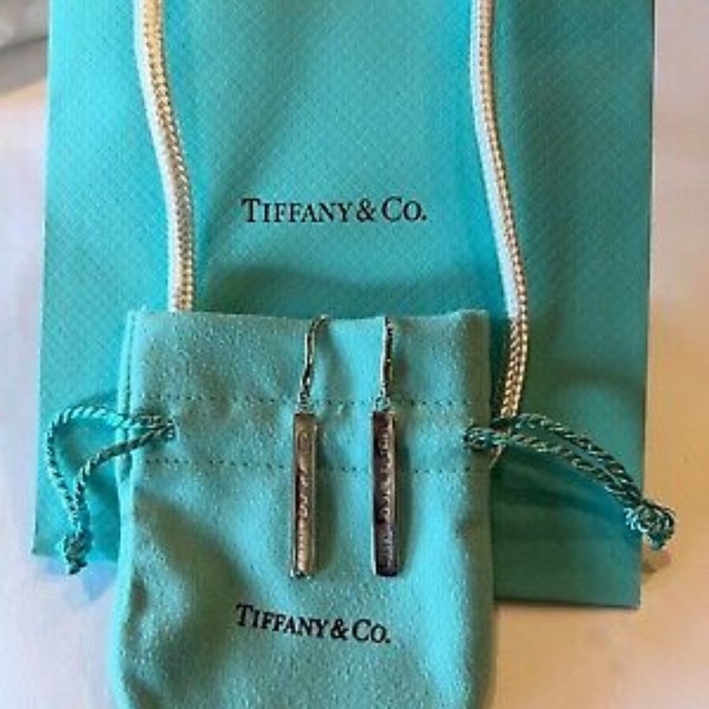 🌟🌸HOST PICK 🌟🌸 NWOT Tiffany & Co 925 1837 Bar  Hook Earrings w/Box & Pouch